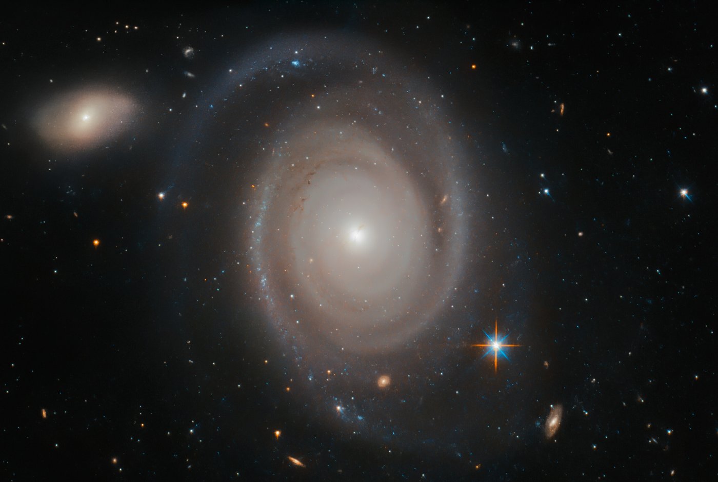 NGC 1706, a spiral galaxy about 230 million light-years away